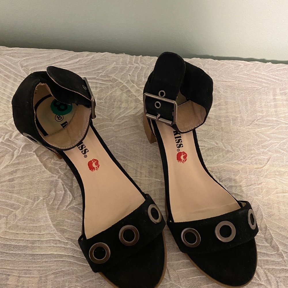 Hot Kiss Black Sandals. Size 8​